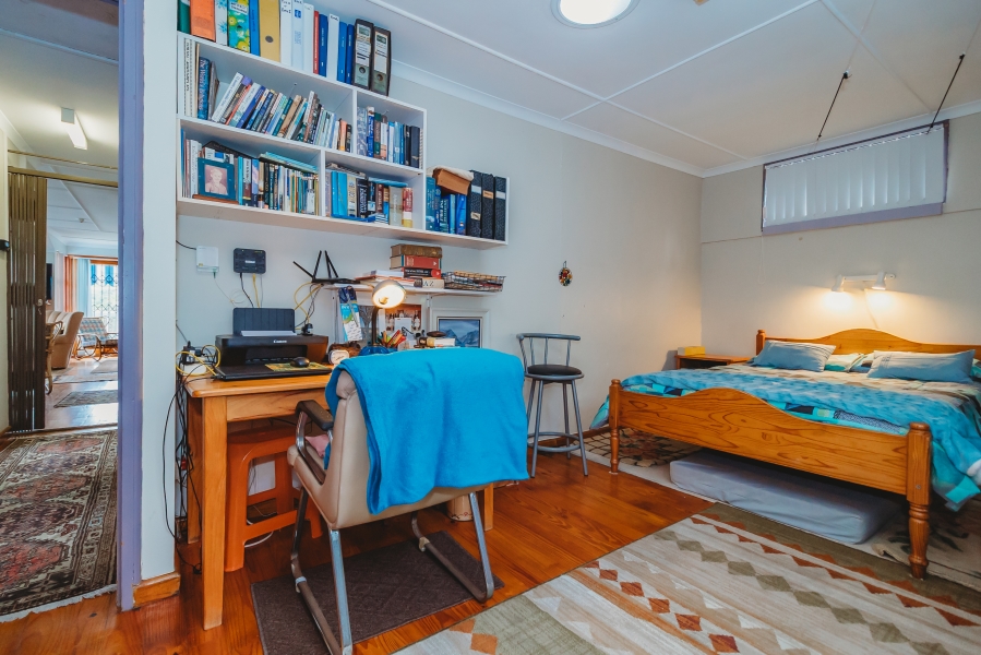 5 Bedroom Property for Sale in Herolds Bay Western Cape